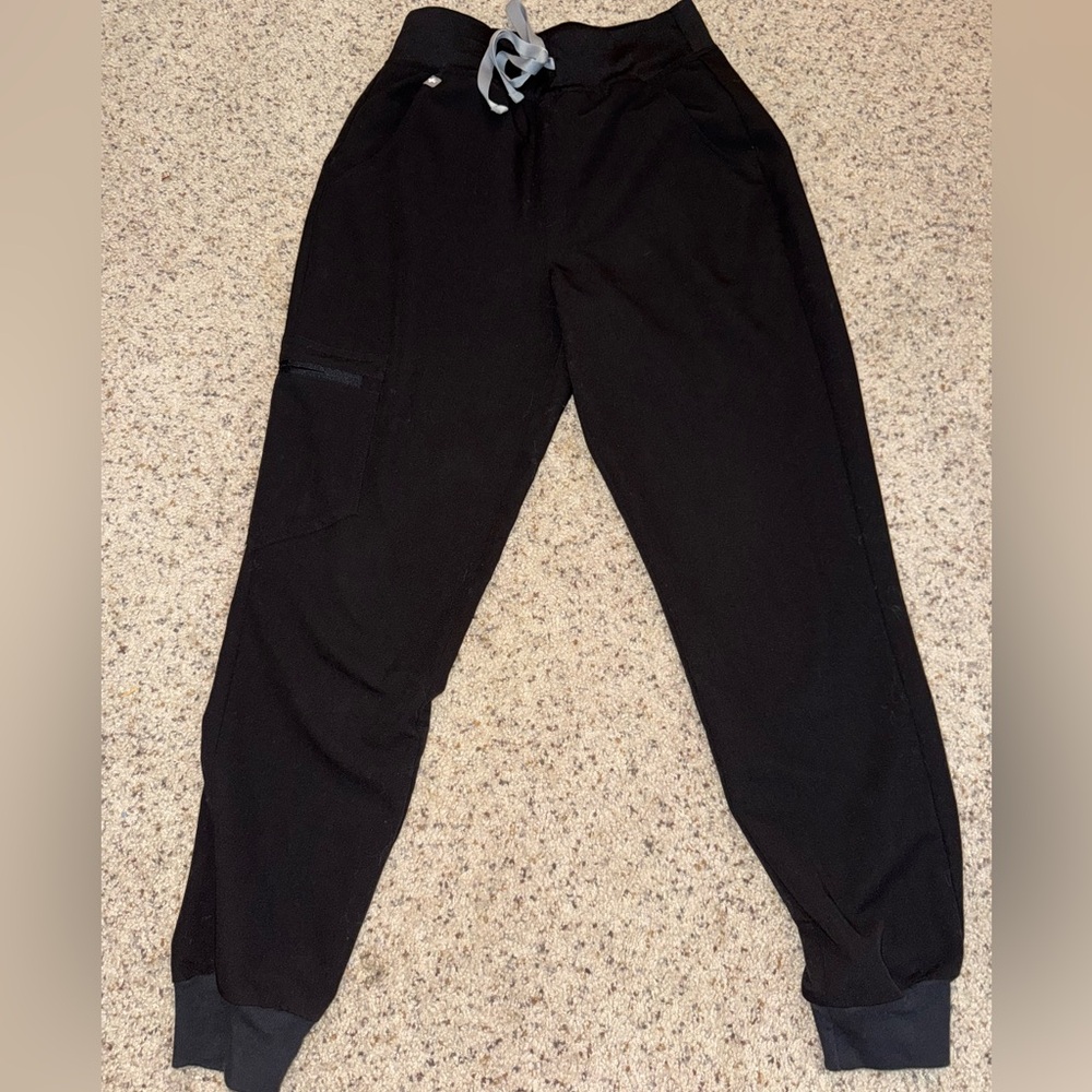 FIGS XS SCRUB PANTS
